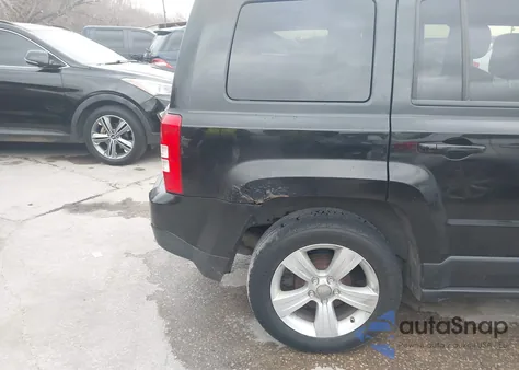 2012 Jeep Patriot Latitude z USA, uszkodzony, nr VIN 1C4NJPFB2CD677164